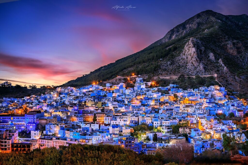 mann-in-chefchaouen-morocco-lt29